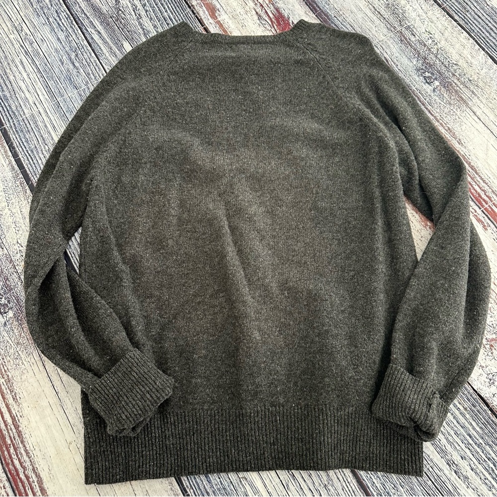 J. Crew 100% Wool Men's Gray Crewneck Sweater - Picture 3 of 8